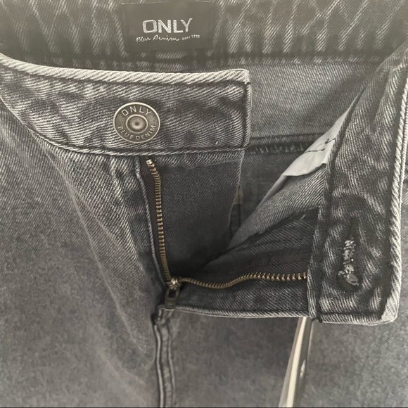 COPY - Denim skirt by ONLY - NEW with Tags 💖 Real nice classic style 🤍🖤 Quality🫰 - Picture 13 of 13